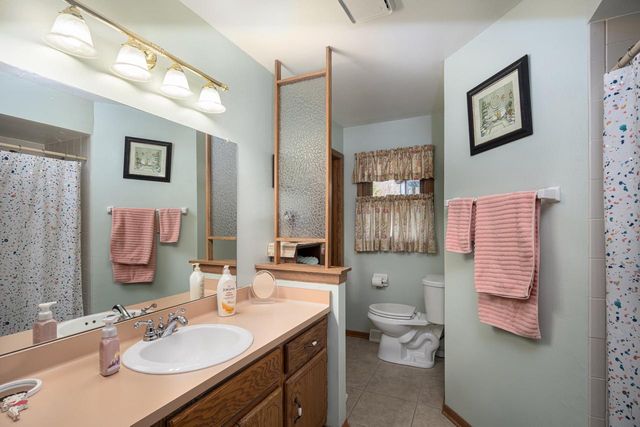 6968 W Tesch AVENUE, Milwaukee, WI 53220