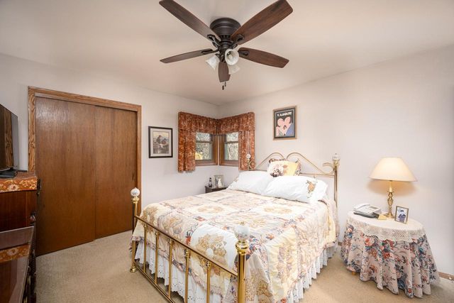 6968 W Tesch AVENUE, Milwaukee, WI 53220