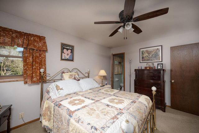 6968 W Tesch AVENUE, Milwaukee, WI 53220