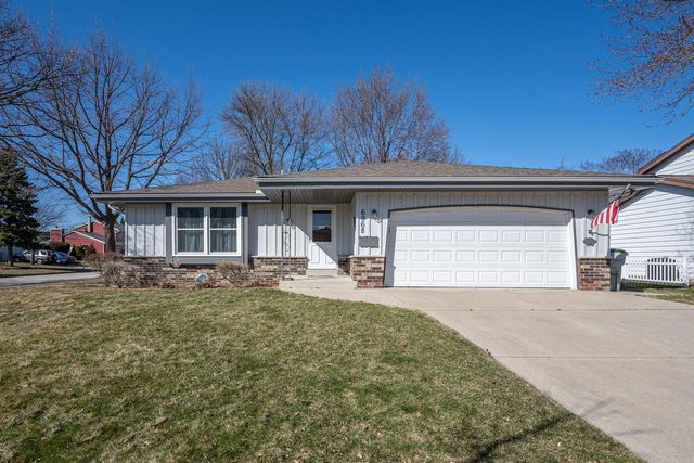 6968 W Tesch AVENUE, Milwaukee, WI 53220