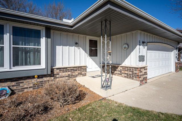 6968 W Tesch AVENUE, Milwaukee, WI 53220
