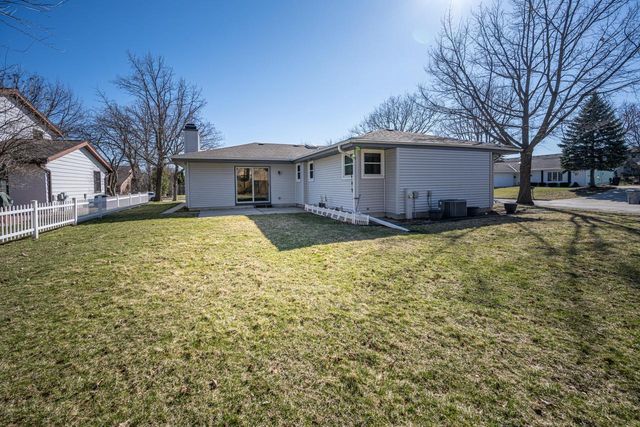 6968 W Tesch AVENUE, Milwaukee, WI 53220