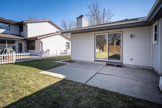 6968 W Tesch AVENUE, Milwaukee, WI 53220