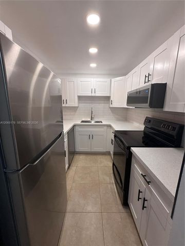 9301 SW 92nd Ave A102, Miami, FL 33176