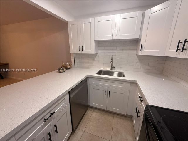 9301 SW 92nd Ave A102, Miami, FL 33176