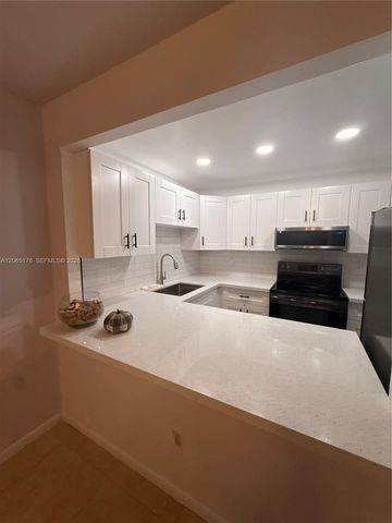 9301 SW 92nd Ave A102, Miami, FL 33176