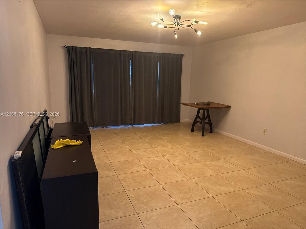 9301 SW 92nd Ave A102, Miami, FL 33176