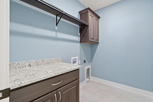 6504 WALSBY DR, Columbia, MO 65201