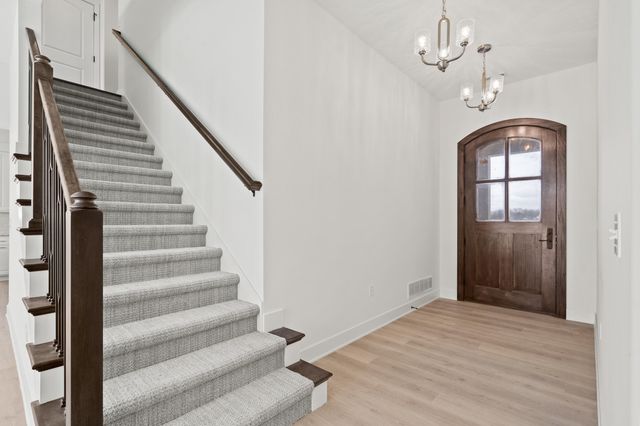 6504 WALSBY DR, Columbia, MO 65201