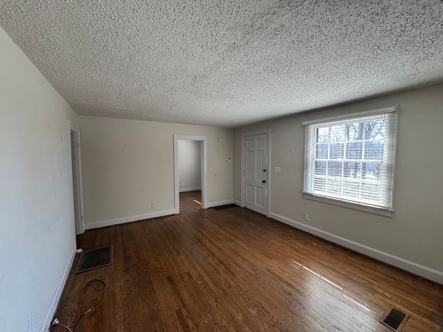 2300 Sharondale Dr, Nashville, TN 37215