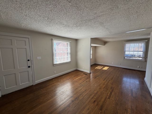 2300 Sharondale Dr, Nashville, TN 37215