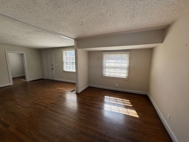 2300 Sharondale Dr, Nashville, TN 37215