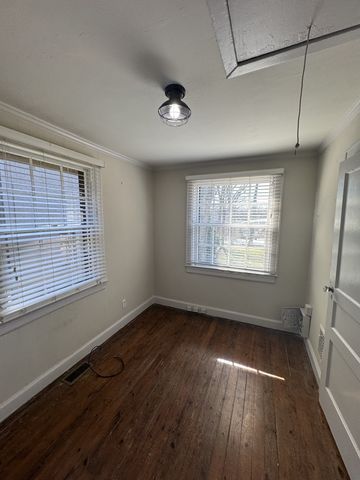 2300 Sharondale Dr, Nashville, TN 37215