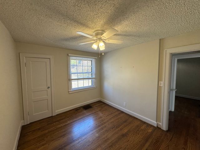 2300 Sharondale Dr, Nashville, TN 37215