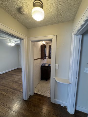 2300 Sharondale Dr, Nashville, TN 37215