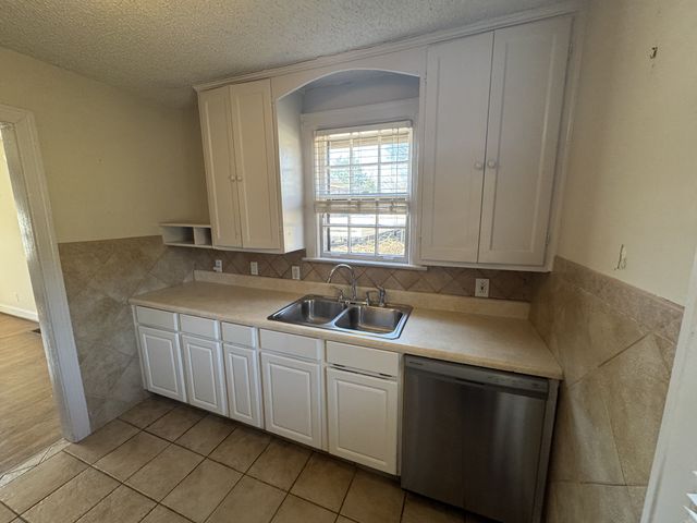 2300 Sharondale Dr, Nashville, TN 37215