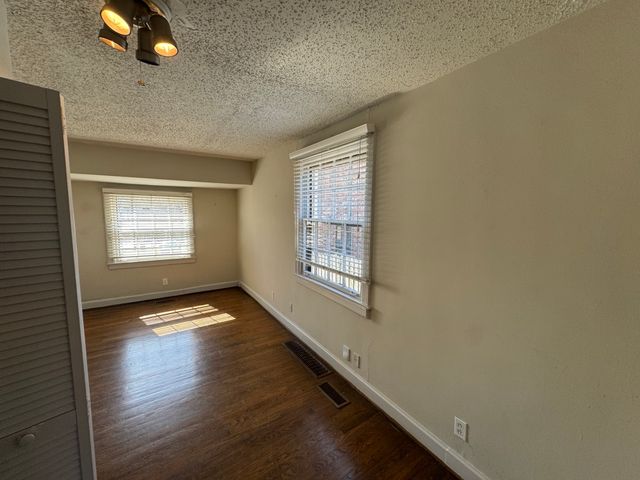 2300 Sharondale Dr, Nashville, TN 37215