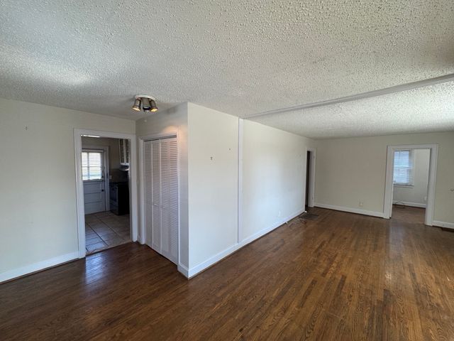 2300 Sharondale Dr, Nashville, TN 37215