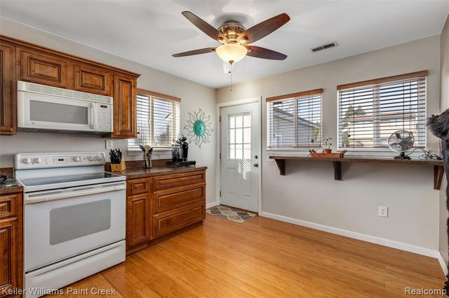 22417 Maple Street, Saint Clair Shores, MI 48081