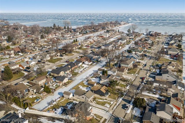 22417 Maple Street, Saint Clair Shores, MI 48081