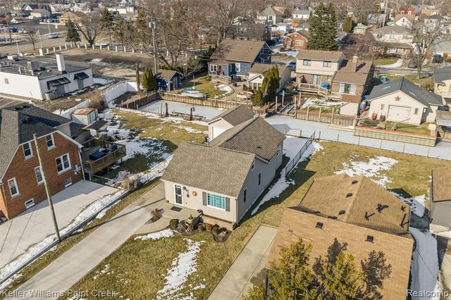 22417 Maple Street, Saint Clair Shores, MI 48081