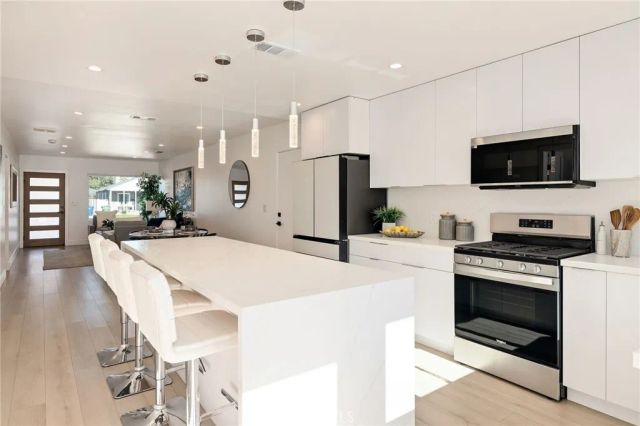 1544 W 215th Street, Torrance, CA 90501