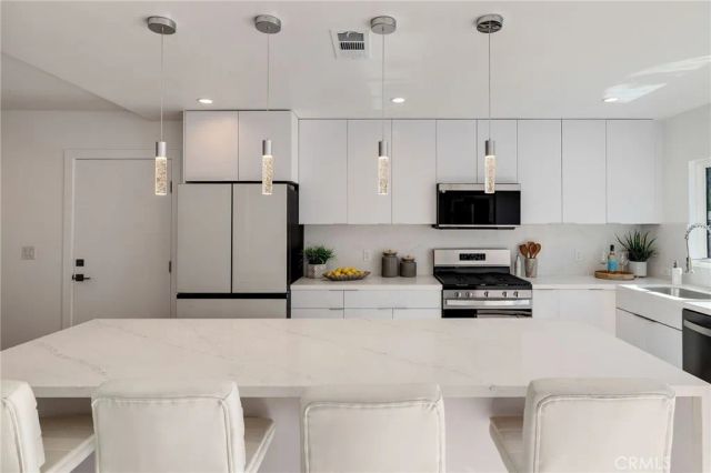 1544 W 215th Street, Torrance, CA 90501