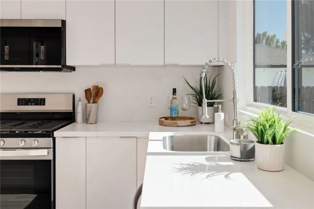 1544 W 215th Street, Torrance, CA 90501