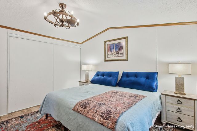 240 Whitney Road 13, Lake Zurich, IL 60047