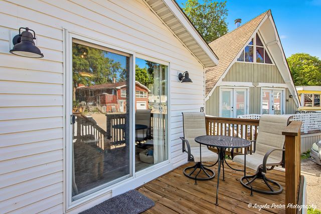 240 Whitney Road 13, Lake Zurich, IL 60047