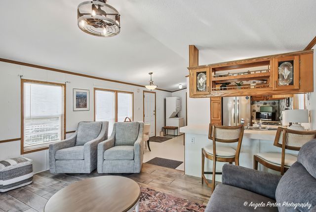 240 Whitney Road 13, Lake Zurich, IL 60047