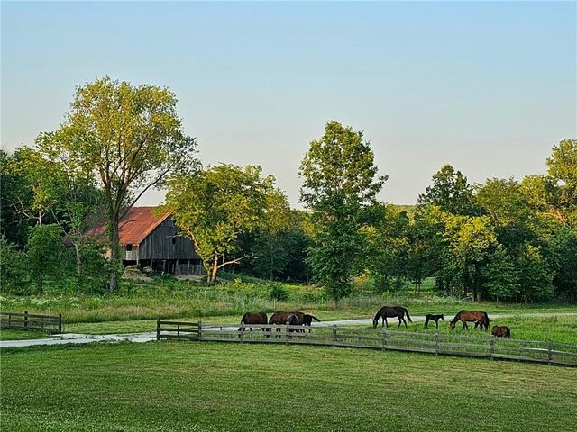 19180 B Highway, Richmond, MO 64085