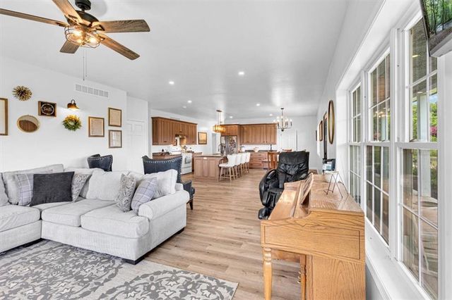 19180 B Highway, Richmond, MO 64085