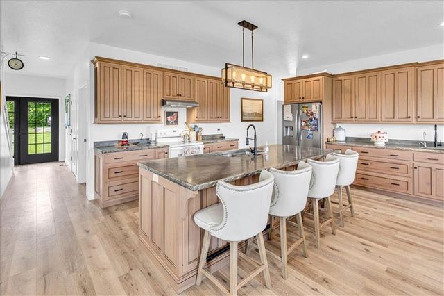19180 B Highway, Richmond, MO 64085