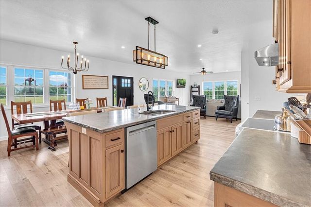 19180 B Highway, Richmond, MO 64085