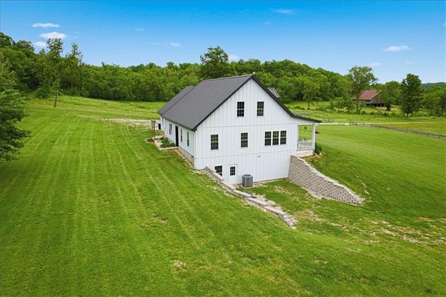19180 B Highway, Richmond, MO 64085