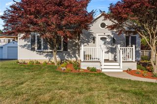 275 Strathmore Road, Greece, NY 14612