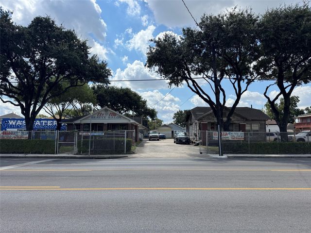 7828 Harrisburg Boulevard, Houston, TX 77012