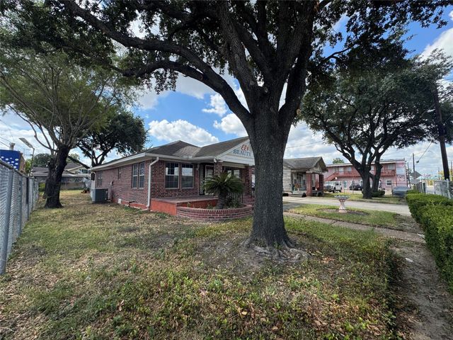 7828 Harrisburg Boulevard, Houston, TX 77012