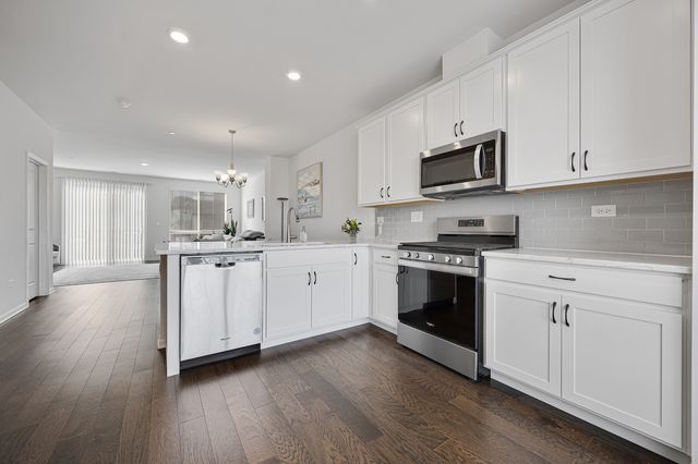 2317 Alumni Drive, Schaumburg, IL 60173