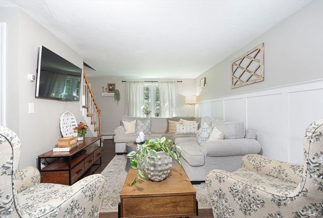 14 Wasilla Dr, Leicester, MA 01542