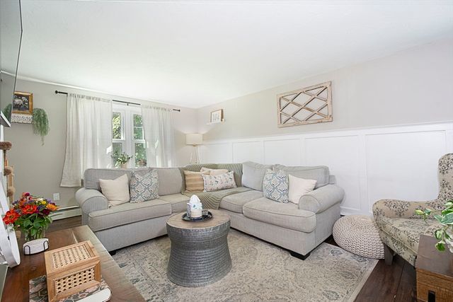 14 Wasilla Dr, Leicester, MA 01542