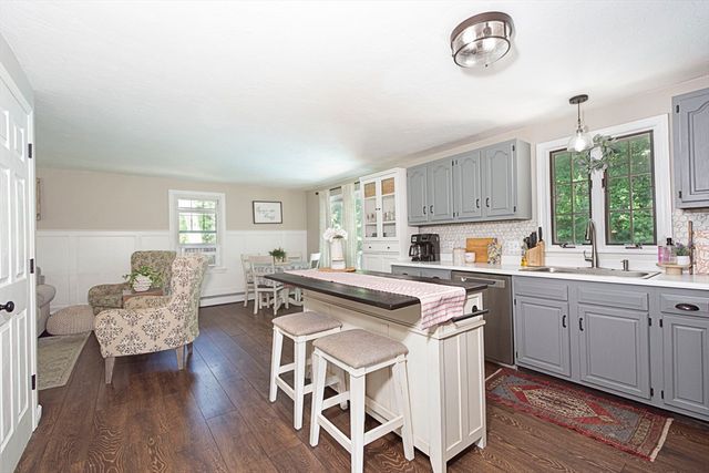 14 Wasilla Dr, Leicester, MA 01542