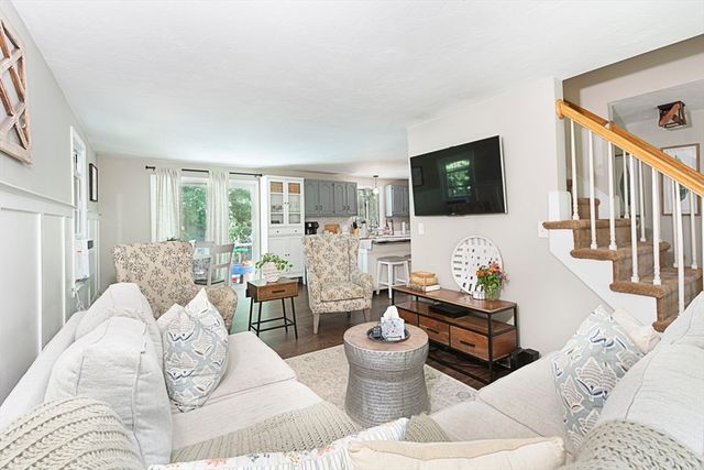 14 Wasilla Dr, Leicester, MA 01542