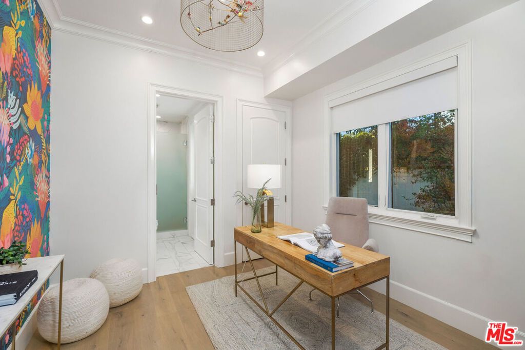 Image 17 of property listing at 6227 W 5th Street, Los Angeles, CA 90048