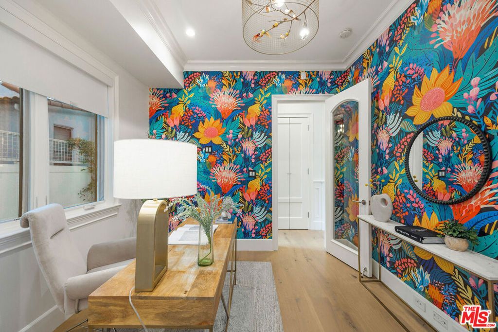 Image 18 of property listing at 6227 W 5th Street, Los Angeles, CA 90048