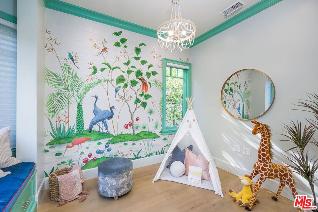 Image 19 of property listing at 6227 W 5th Street, Los Angeles, CA 90048
