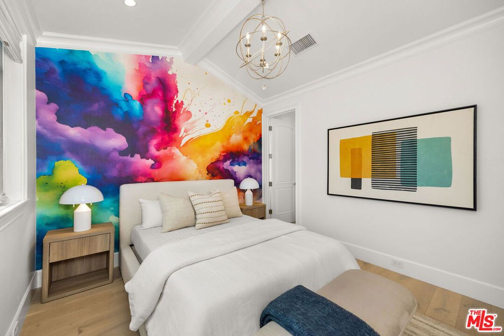 Image 26 of property listing at 6227 W 5th Street, Los Angeles, CA 90048