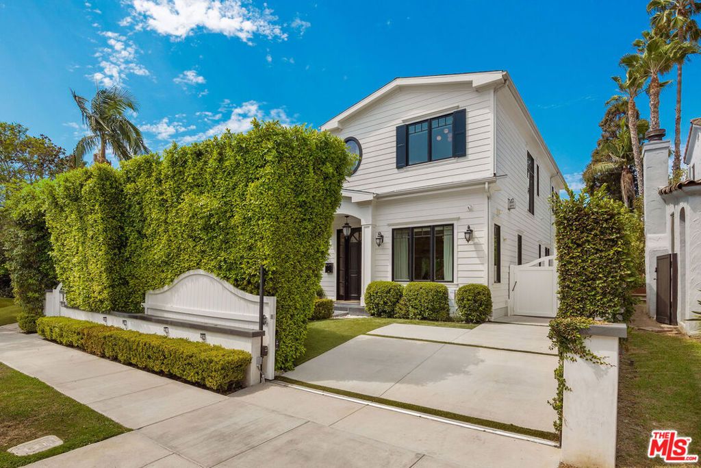 Image 3 of property listing at 6227 W 5th Street, Los Angeles, CA 90048