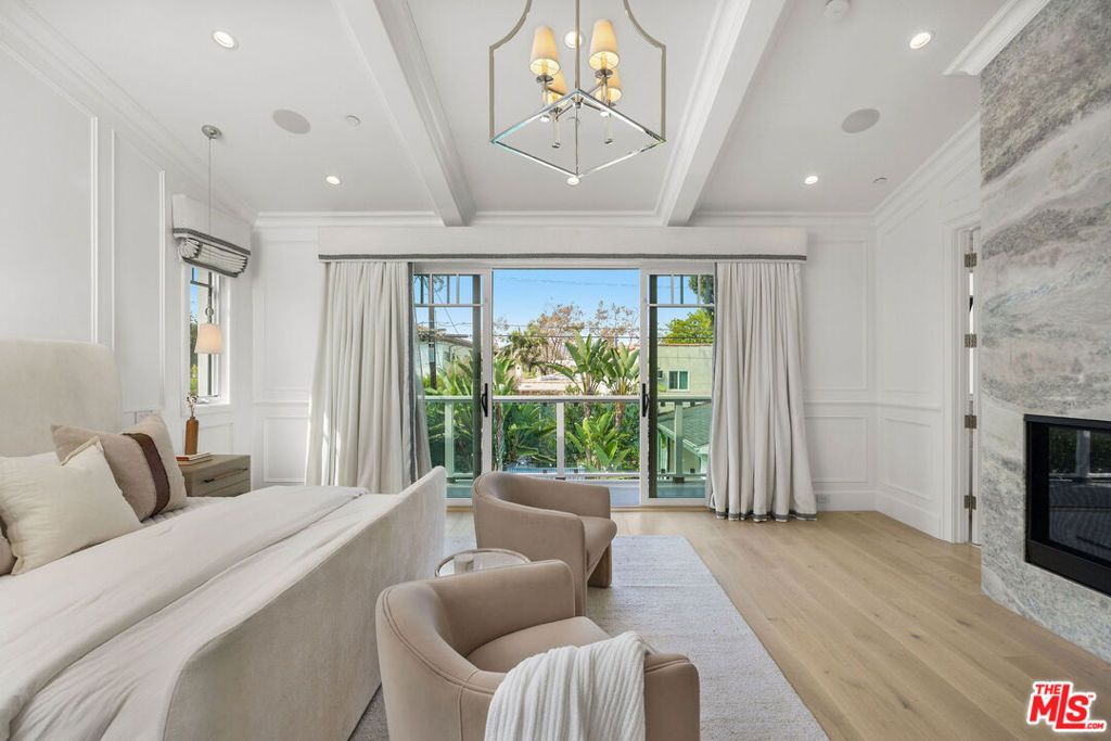Image 31 of property listing at 6227 W 5th Street, Los Angeles, CA 90048